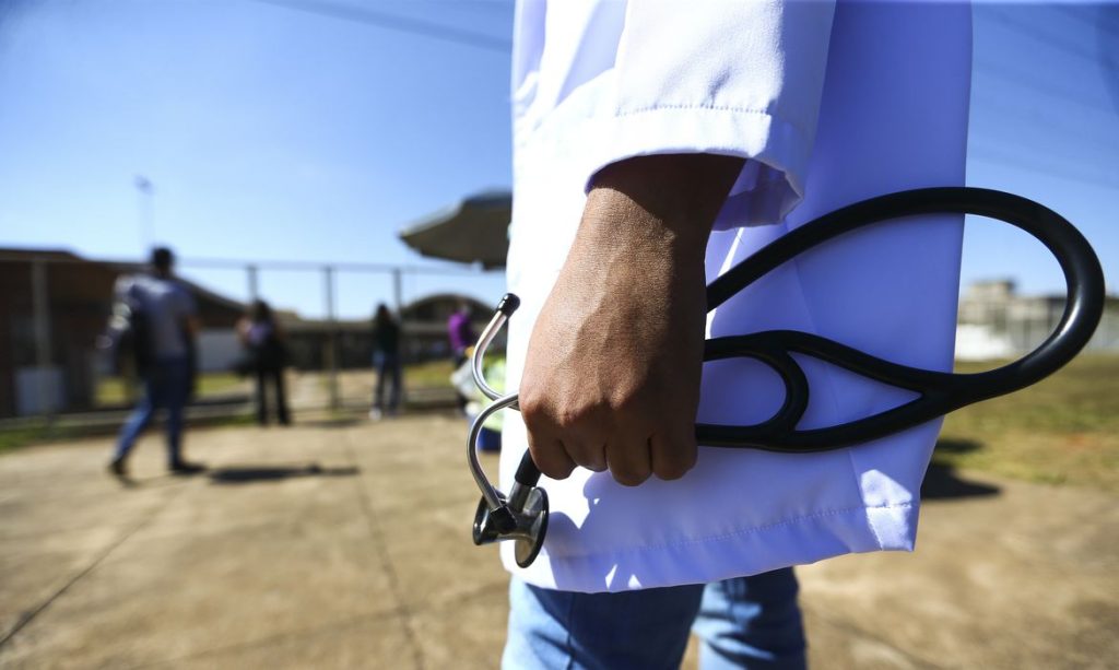 GOVERNO ANUNCIA 1.719 MUNICÍPIOS APTOS A RECEBER 95 CURSOS DE MEDICINA