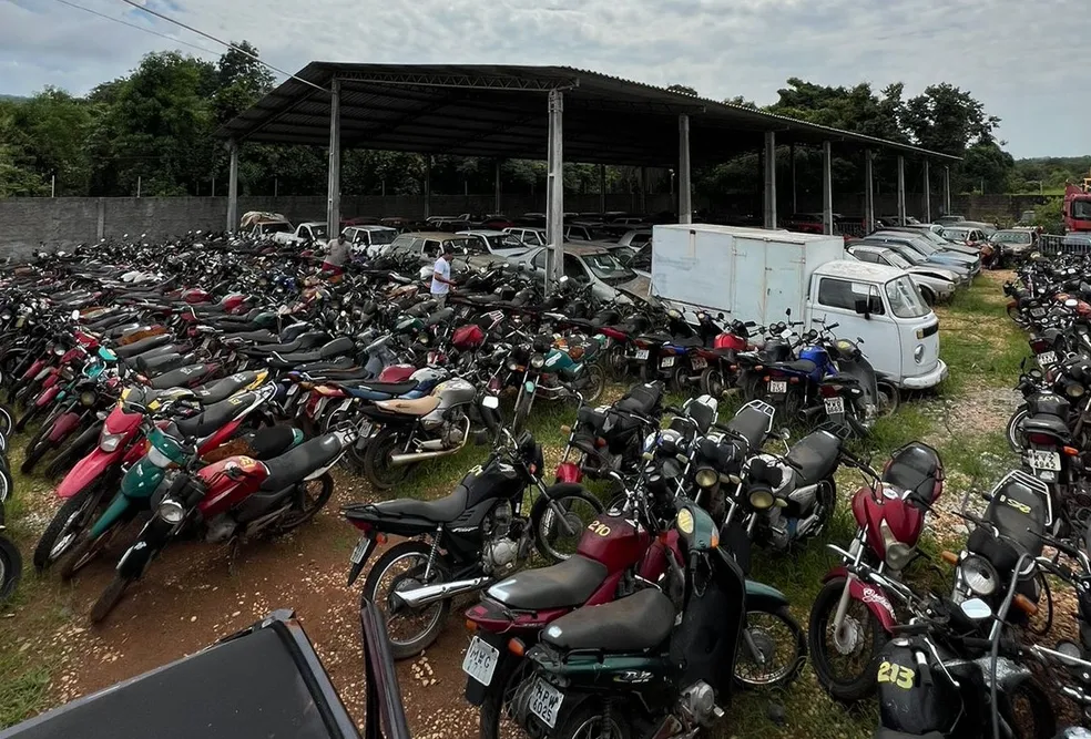 MAIS DE 400 VEÍCULOS APREENDIDOS PELA PRF NO TOCANTINS SERÃO LEILOADOS; VEJA COMO PARTICIPAR