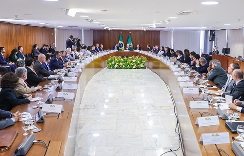 BRASIL ASSUME PRESIDÊNCIA DO G20 PELOS PRÓXIMOS 12 MESES; PAÍS TAMBÉM ASSUME O B20