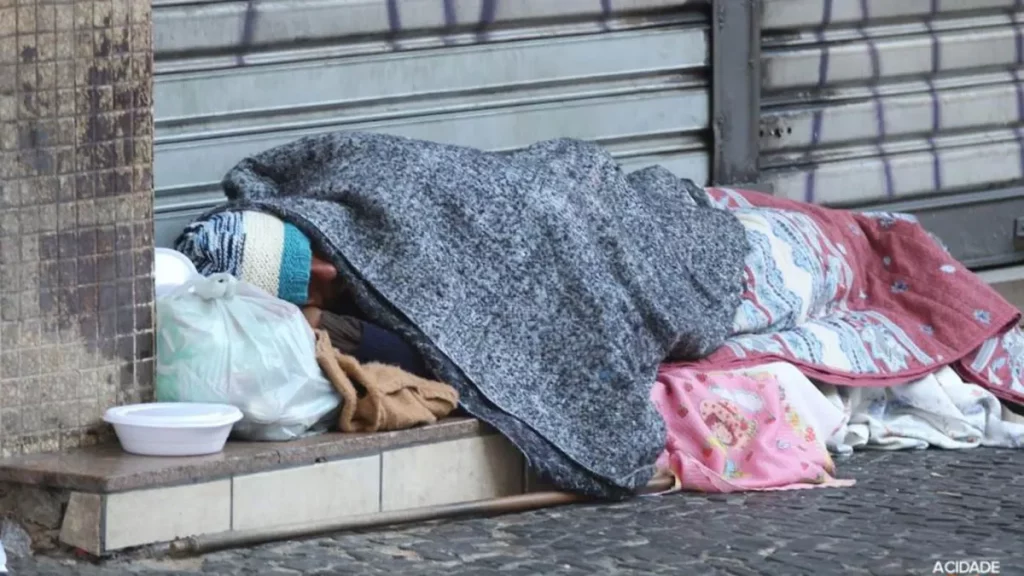 POPULAÇÃO DE RUA CRESCEU 10 VEZES  NO BRASIL, APONTA IPEA