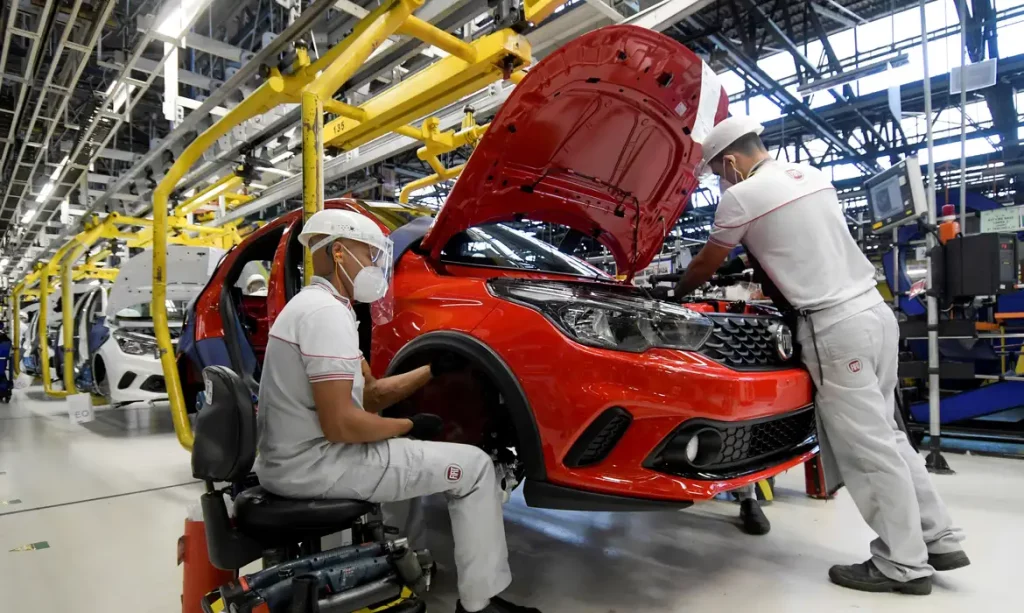 VENDA DE VEÍCULOS CRESCE 12% EM 2023, DIZ BALANÇO DA FENABRAVE