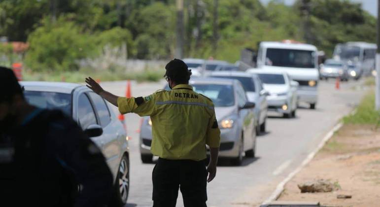 VEÍCULOS NÃO PODEM MAIS SER APREENDIDOS EM BLITZ DE TRÂNSITO; ENTENDA