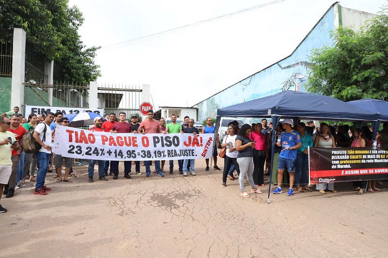 COM PAUTA ANCIÃ, FUNCIONÁRIOS DA EDUCAÇÃO VOLTAM PARA FRENTE DA SEVOP