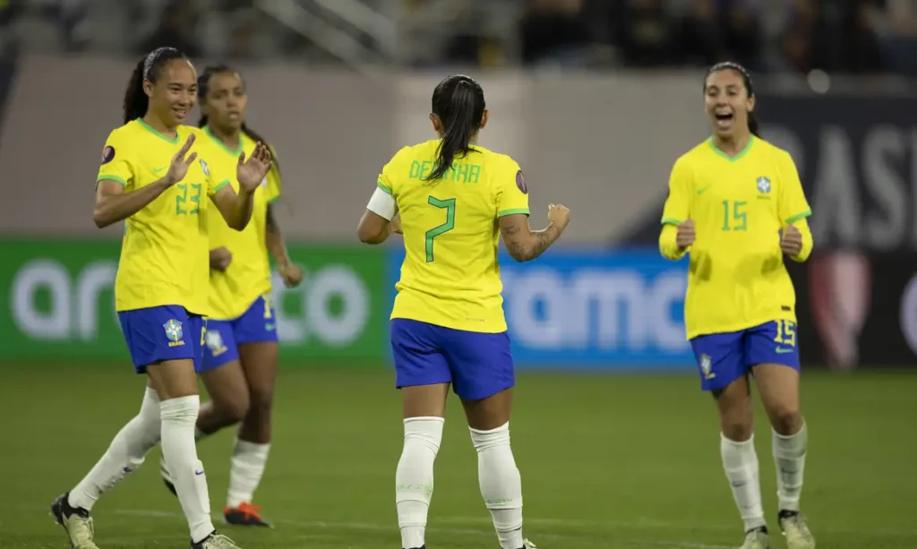 INVICTA NA COPA OURO, SELEÇÃO FEMININA FECHA 1ª FASE COM GOLEADA 