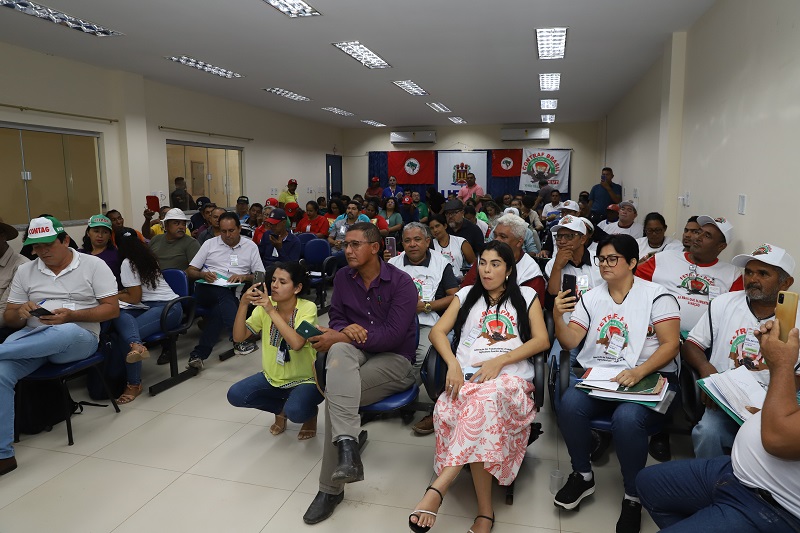 PRESIDENTE DO INCRA OUVE REIVINDICAÇÕES DOS MOVIMENTOS SOCIAIS EM MARABÁ