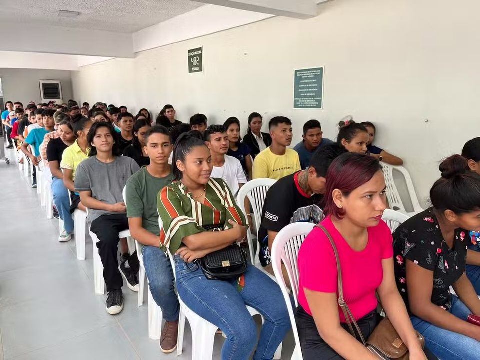 EM JURUTI, PREFEITURA CONTRATA 300 JOVENS QUE PASSARAM EM PROCESSO SELETIVO DO PROGRAMA ‘1º EMPREGO’