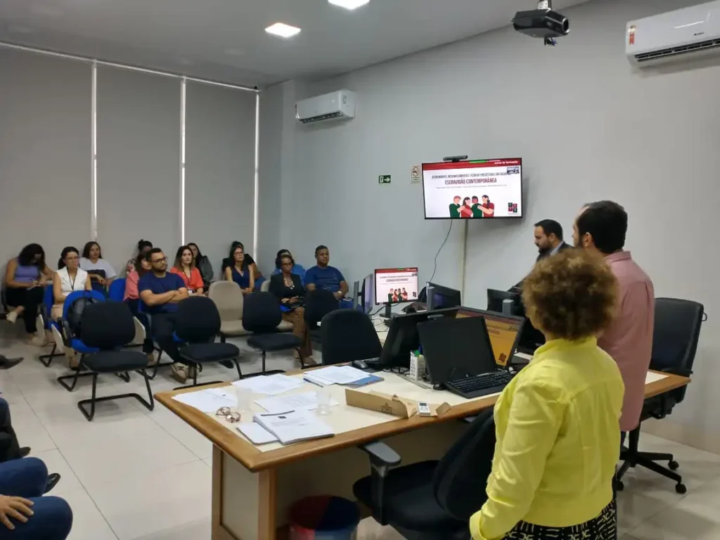 VARAS DO TRABALHO DE MARABÁ RECEBEM FORMAÇÃO DE COMBATE AO TRABALHO ESCRAVO