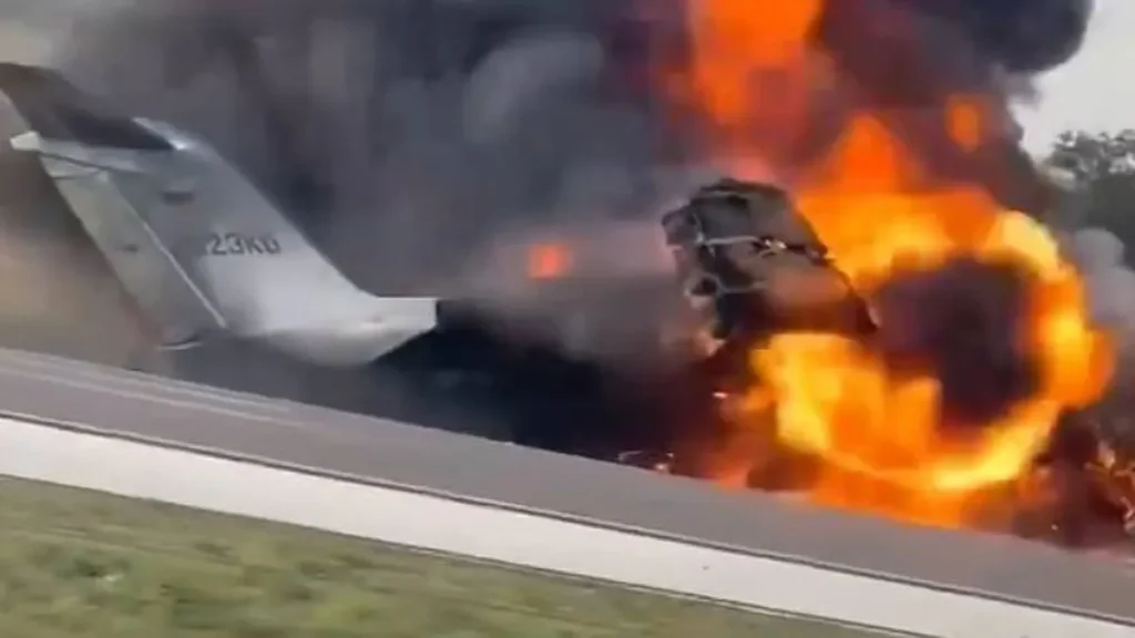 JATO EXPLODE AO TENTAR POUSAR EM RODOVIA NA FLÓRIDA