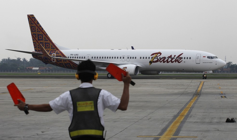 AVIÃO COM 153 PASSAGEIROS DESVIA DE SUA ROTA APÓS PILOTOS COCHILAREM