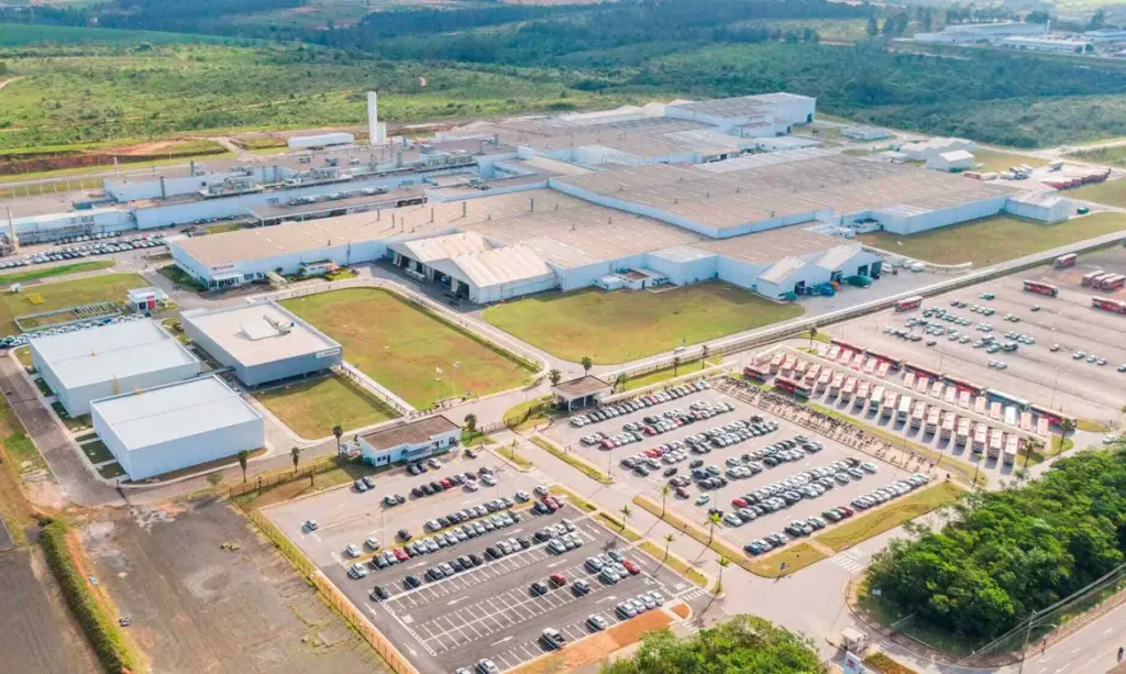 TOYOTA DEVE INVESTIR R$ 11 BILHÕES NO BRASIL
