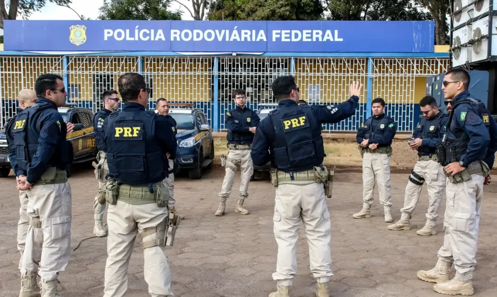 PRF INICIA CAMPANHA MAIO AMARELO, COM AÇÕES EDUCATIVAS DE TRÂNSITO