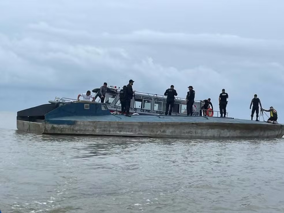 SUBMARINO ACHADO POR PESCADORES NA AMAZÔNIA