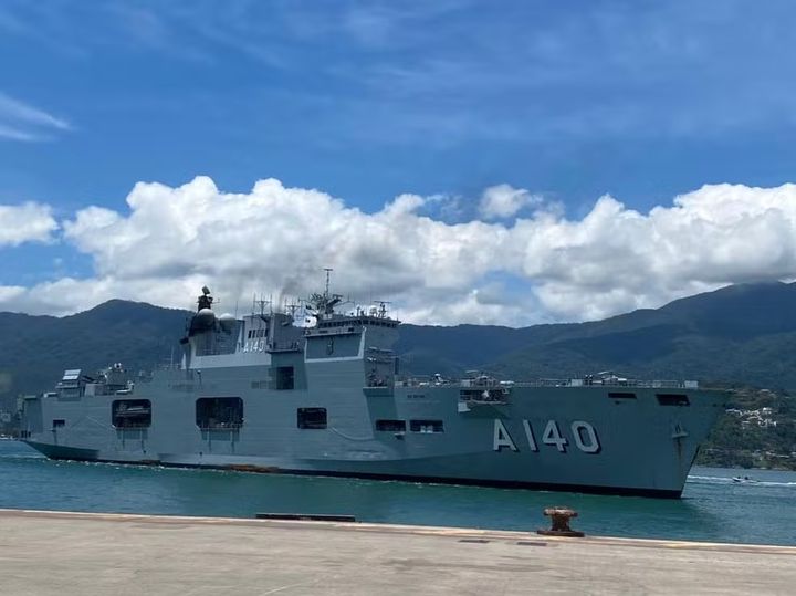 MARINHA ENVIA NESTA QUARTA MAIOR NAVIO DE GUERRA DA AMÉRICA LATINA PARA AJUDAR POPULAÇÃO DO RIO GRANDE DO SUL