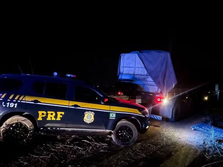 CAMINHÃO E CARGA DE AR-CONDICIONADO ROUBADOS SÃO RECUPERADOS PELA PRF APÓS PERSEGUIÇÃO NA TO-080