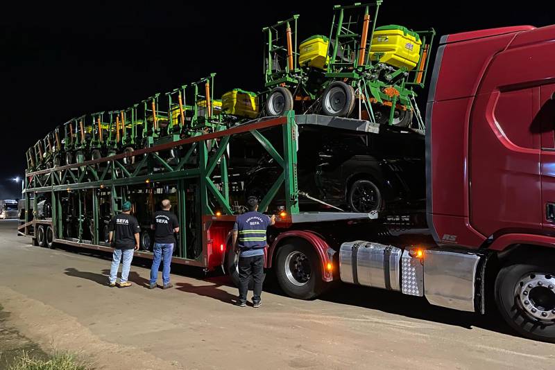 SEFA APREENDE CARRO IMPORTADO E MAQUINÁRIO AGRÍCOLA EM DOM ELISEU