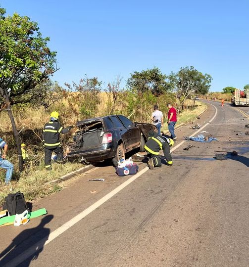 MORTOS EM ACIDENTE ENTRE CARRO E CAMINHÃO NA TO-080 ERAM PAI E FILHO