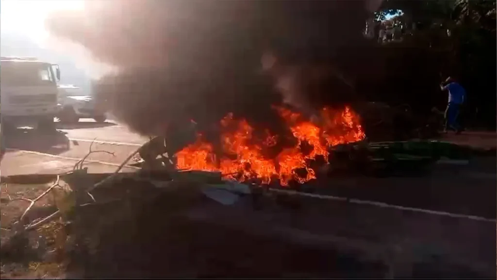 PROTESTO POR FALTA DE ÁGUA FECHA RODOVIA EM MARABÁ