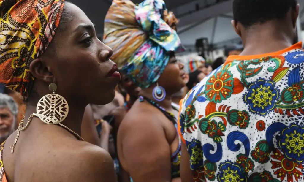 NEGRAS SÃO GRUPO COM MAIS DIFICULDADE EM CONTRIBUIR PARA PREVIDÊNCIA