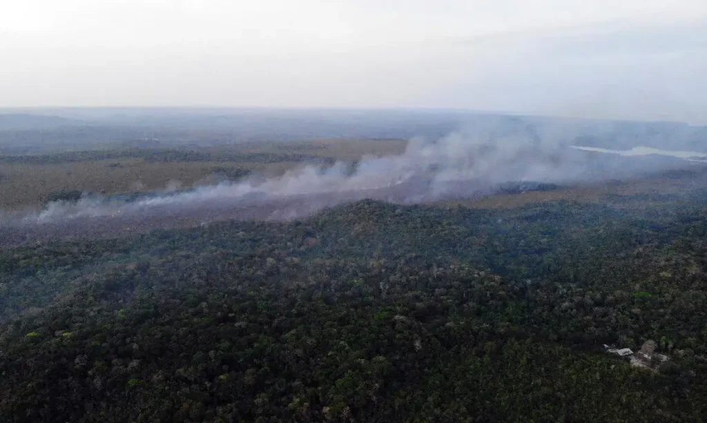FUMAÇA DE QUEIMADAS ATINGE CIDADES DE DEZ ESTADOS