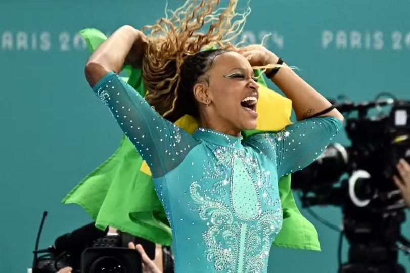 ESTRELA MAIS BRILHANTE DO OLIMPO BRASILEIRO, REBECA ANDRADE É OURO NO SOLO EM PARIS