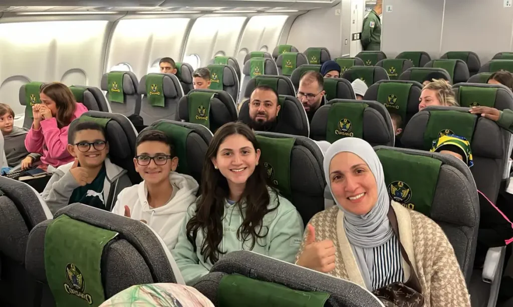 COM 227 RESGATADOS, VOO DA FAB DEIXA O LÍBANO RUMO A SÃO PAULO
