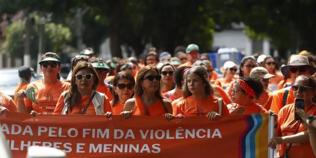 CAMINHADA PELO FIM DA VIOLÊNCIA CONTRA MULHERES E MENINAS REUNIU PARTICIPANTES EM BELÉM