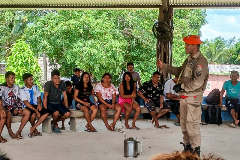 MUNDURUKU RECEBEM CAPACITAÇÃO DE BRIGADAS DE INCÊNDIOS EM JACAREACANGA