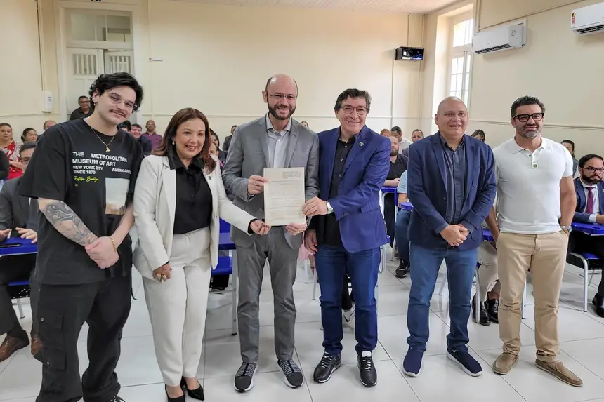 SEDUC E UNIVERSIDADE FIRMAM PARCERIA PARA QUALIFICAR E INSERIR ALUNOS NO MERCADO DE TRABALHO