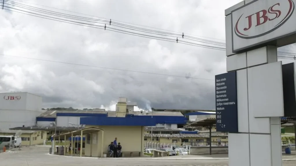 JBS ABRE MAIS DE 120 VAGAS DE EMPREGO PARA DIVERSOS CARGOS 
