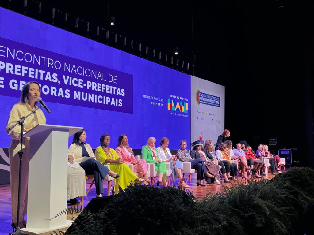 EM ENCONTRO NACIONAL, MULHERES DEBATEM ESTRATÉGIAS PARA VENCER DESAFIOS