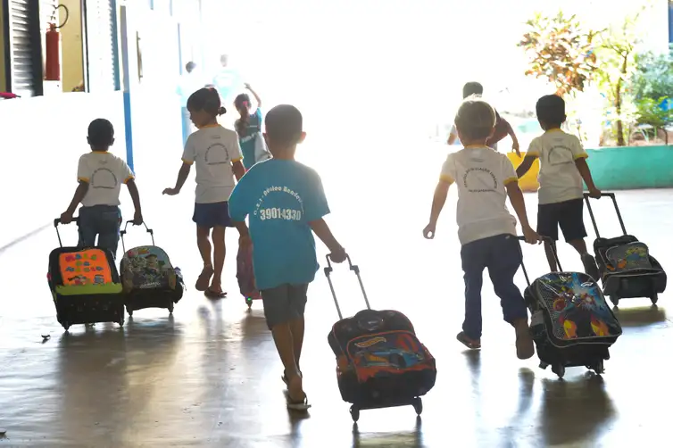 EDUCAÇÃO INFANTIL: 35% DOS MUNICÍPIOS COM FILAS DE ESPERA EM CRECHES NÃO ADOTAM CRITÉRIOS DE PRIORIZAÇÃO