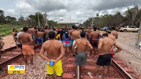 INDÍGENAS DA AMAZÔNIA FAZEM PROTESTO CONTRA A VALE E BLOQUEIAM FERROVIA QUE LIGA PARÁ AO MARANHÃO