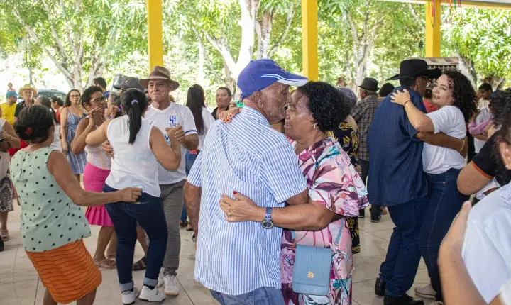 POVO ARRETADO PRA DANÇAR! FORRÓ DOS IDOSOS ATRAI MAIS DE 500 PARTICIPANTES EM PARAUAPEBAS