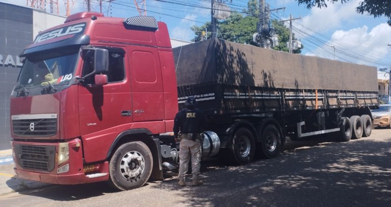 PRF APREENDE 32 TONELADAS DE MINÉRIO ILEGAL EM MARABÁ