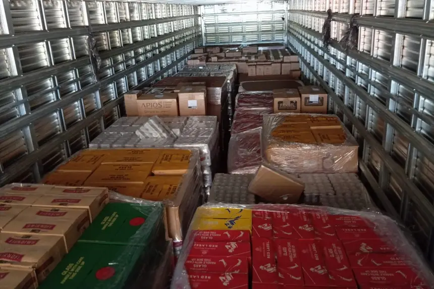 SEFA APREENDE MAIS DE 10 MIL GARRAFAS DE BEBIDAS ALCÓOLICAS EM DOM ELISEU