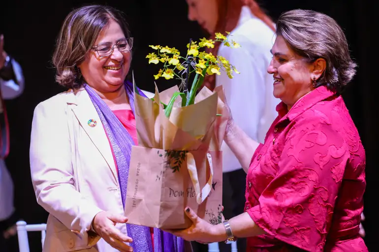 NOVA MINISTRA DAS MULHERES TOMA POSSE EM BRASILI
