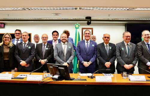 CÂMARA DEBATE CRIAÇÃO DO DIA NACIONAL DO ASSOCIATIVISMO E DESTACA IMPACTO DO MODELO NA ECONOMIA BRASILEIRA