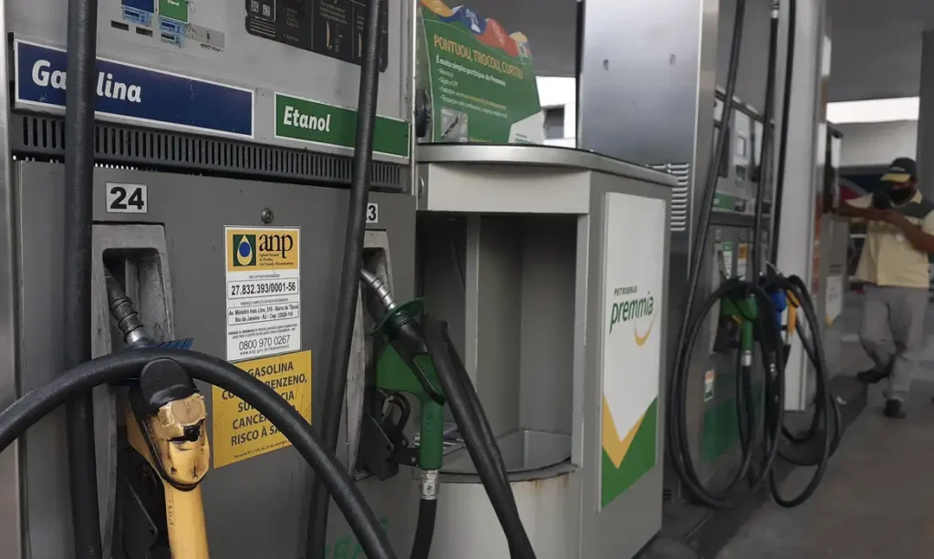 PETROBRAS REDUZ PREÇO DA GASOLINA A PARA AS DISTRIBUIDORAS