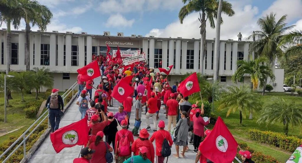 MST OCUPA PRÉDIOS DO INCRA EM 22 ESTADOS E ASSOCIA REFORMA AGRÁRIA À SOBERANIA NACIONAL