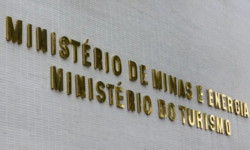 GOVERNO GARANTIRÁ GÁS DE COZINHA GRATUÍTO PARA 17 MILHÕES DE FAMÍLIAS