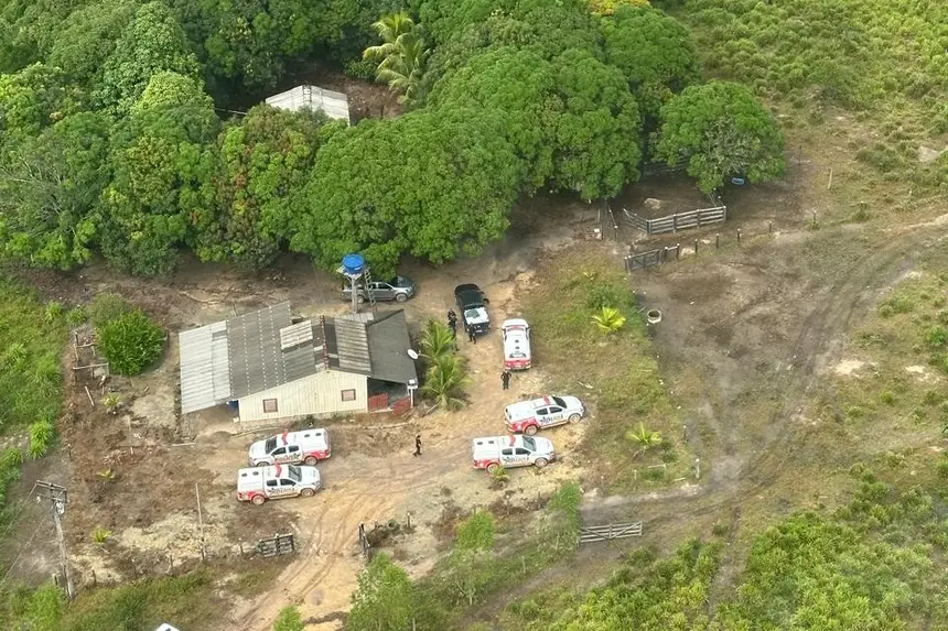 AÇÃO DA PM INTERCEPTA AVIÃO COM UMA TONELADA DE DROGAS ENTRE OS MUNICÍPIOS DE ITAITUBA E RURÓPOLIS