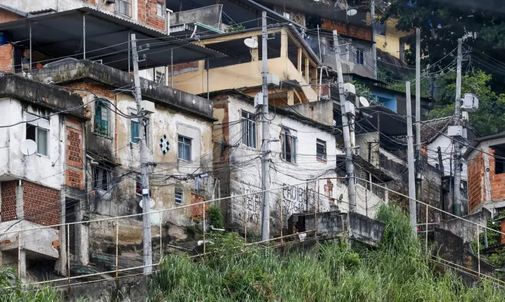 UNIVERSIDADES VÃO ENGAJAR FAVELAS EM ESTUDO SOBRE CRISE CLIMÁTICA