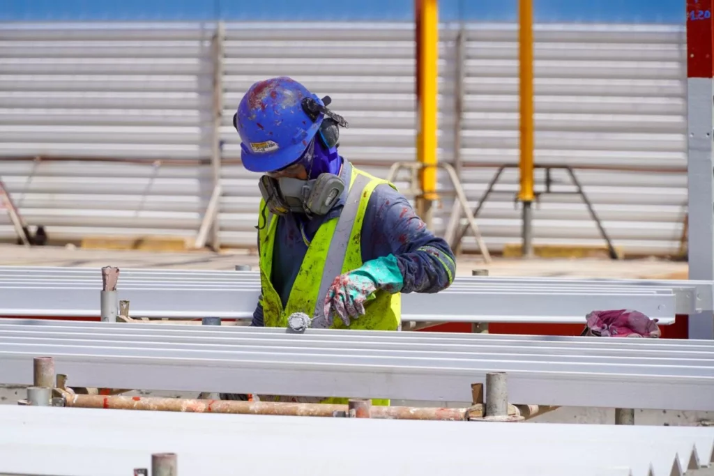 PARÁ ABRE MAIS DE 49 MIL VAGAS FORMAIS E LIDERA EMPREGO NO NORTE DO BRASIL EM 2025