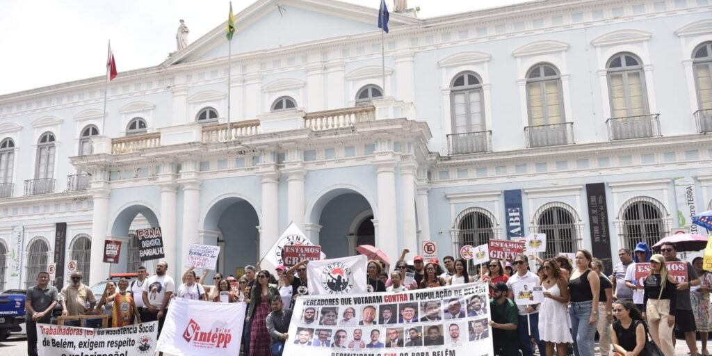 SERVIDORES DA ASSISTÊNCIA SOCIAL FAZEM CAMINHADA ATÉ A PREFEITURA DE BELÉM NO 8º DIA DE GREVE