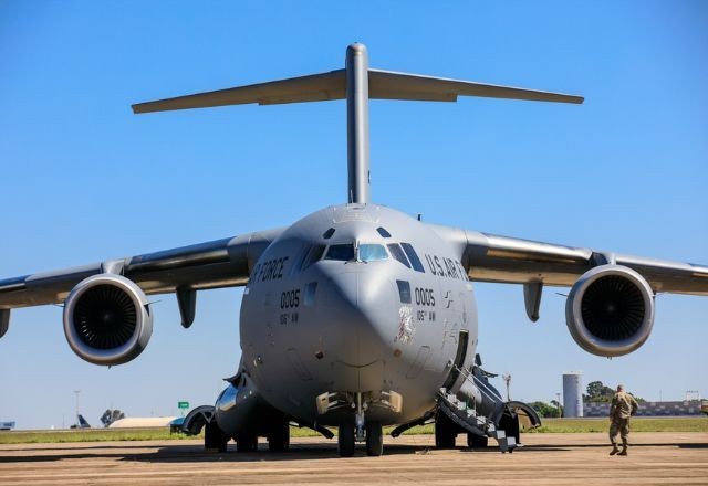 NÚMERO DE BRASILEIROS DEPORTADOS DOS EUA QUASE DOBRA E BATE RECORDE EM 2025