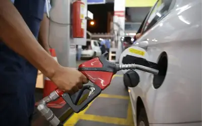 GOVERNO DO BRASIL ZERA PIS/COFINS DO DIESEL PARA PROTEGER POPULAÇÃO DA ALTA INTERNACIONAL DO PETRÓLEO