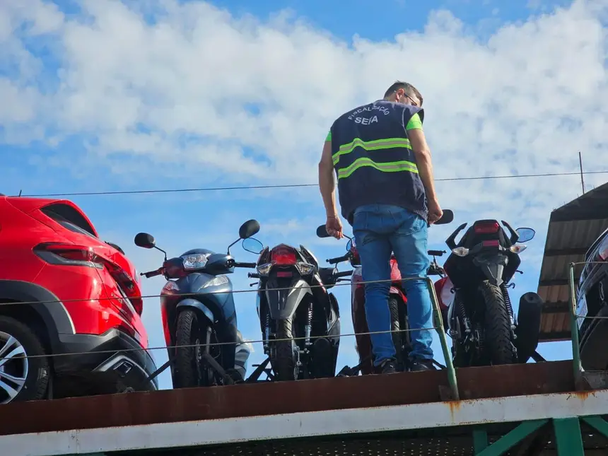 SEFA APRRENDE MOTOS COM DOCUMENTAÇÃO INREGULAR.