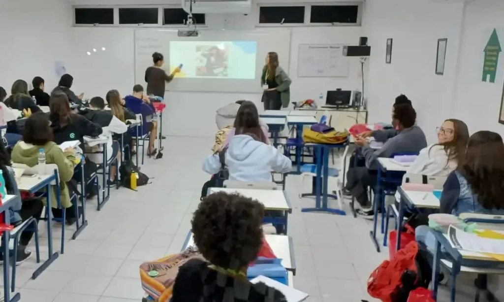 NÚMERO DE ALUNOS DE ENSINO SUPERIOR AUMENTA EM 2023 E 2024