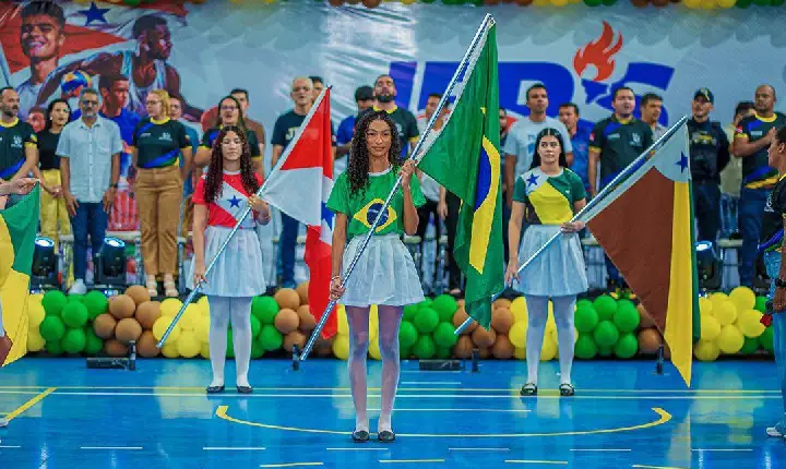 ALUNOS DE PIÇARRA, REDENÇÃO E OUTRAS CIDADES MARCAM PRESENÇA NA ABERTURA DOS JEPS EM PARAUAPEBAS