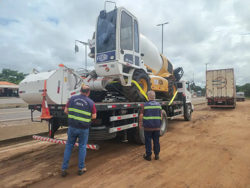 SEFA APREENDE MISTURADORA DE CONCRETO AVALIADA EM R$ 380 MIL